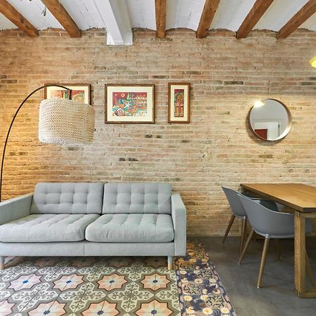 64 Apartment In A Typical Barcelona'S Old Building Luaran gambar