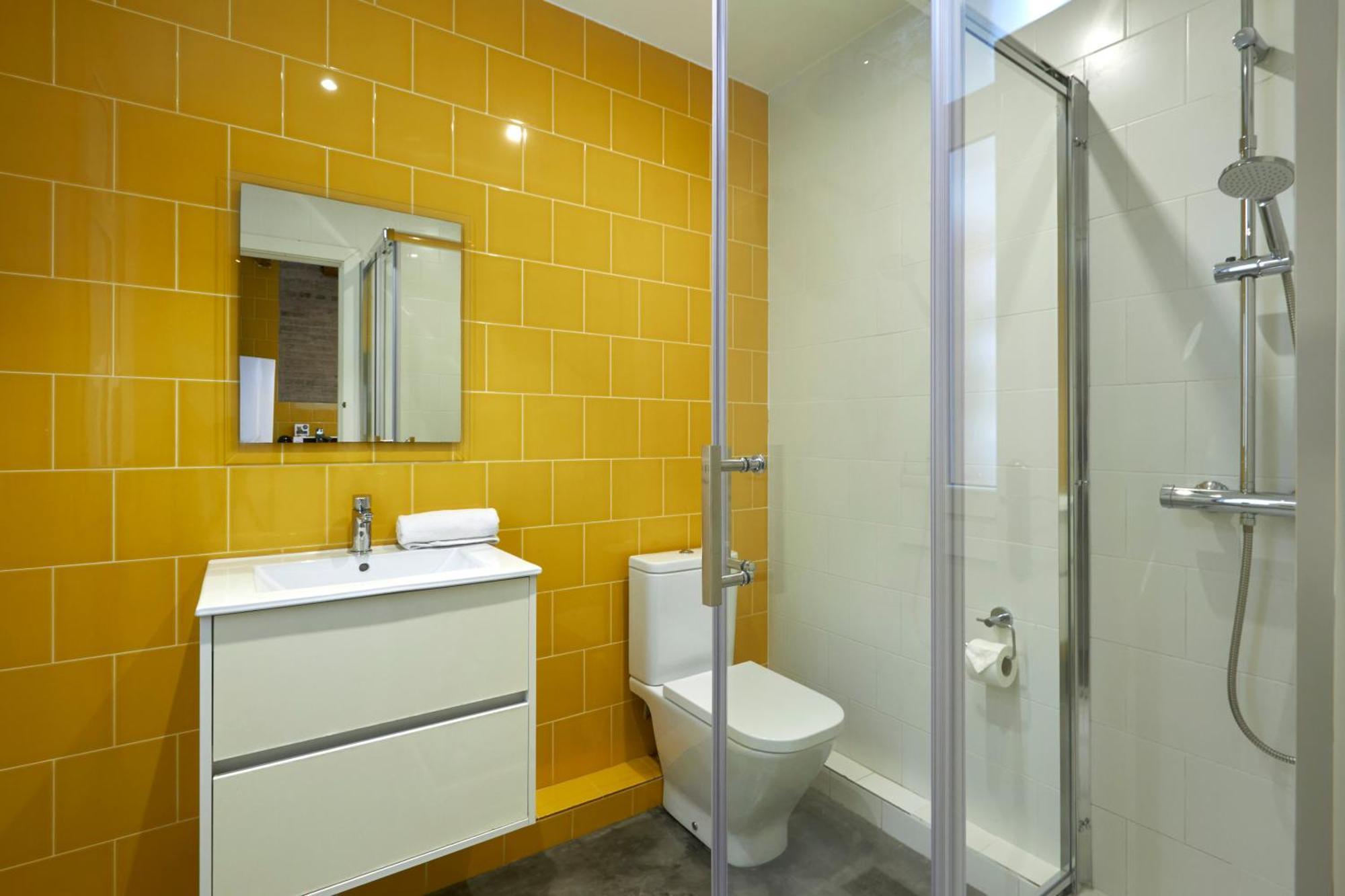 64 Apartment In A Typical Barcelona'S Old Building Luaran gambar