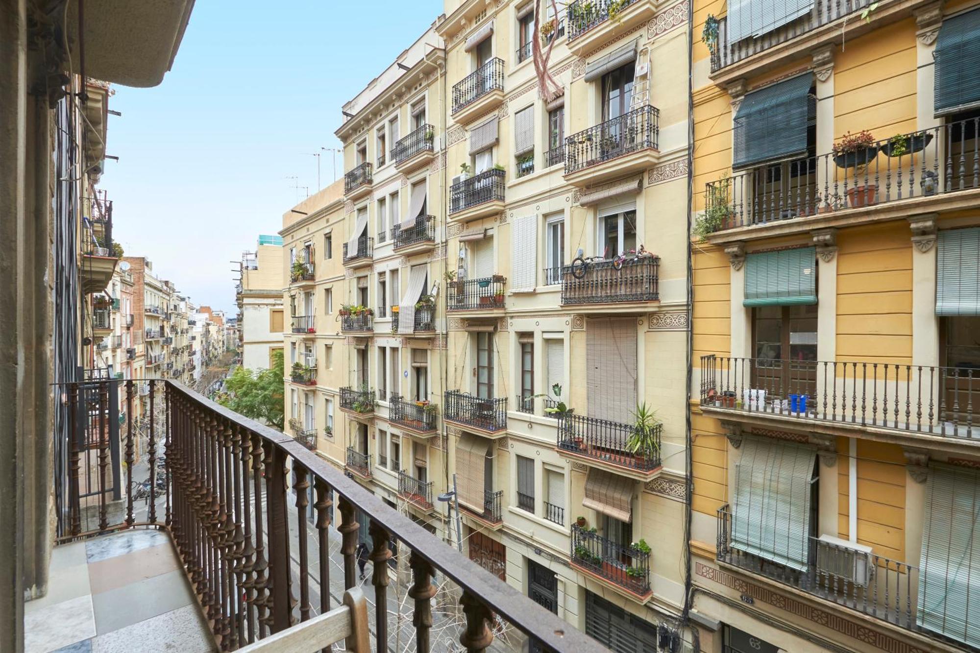 64 Apartment In A Typical Barcelona'S Old Building Luaran gambar